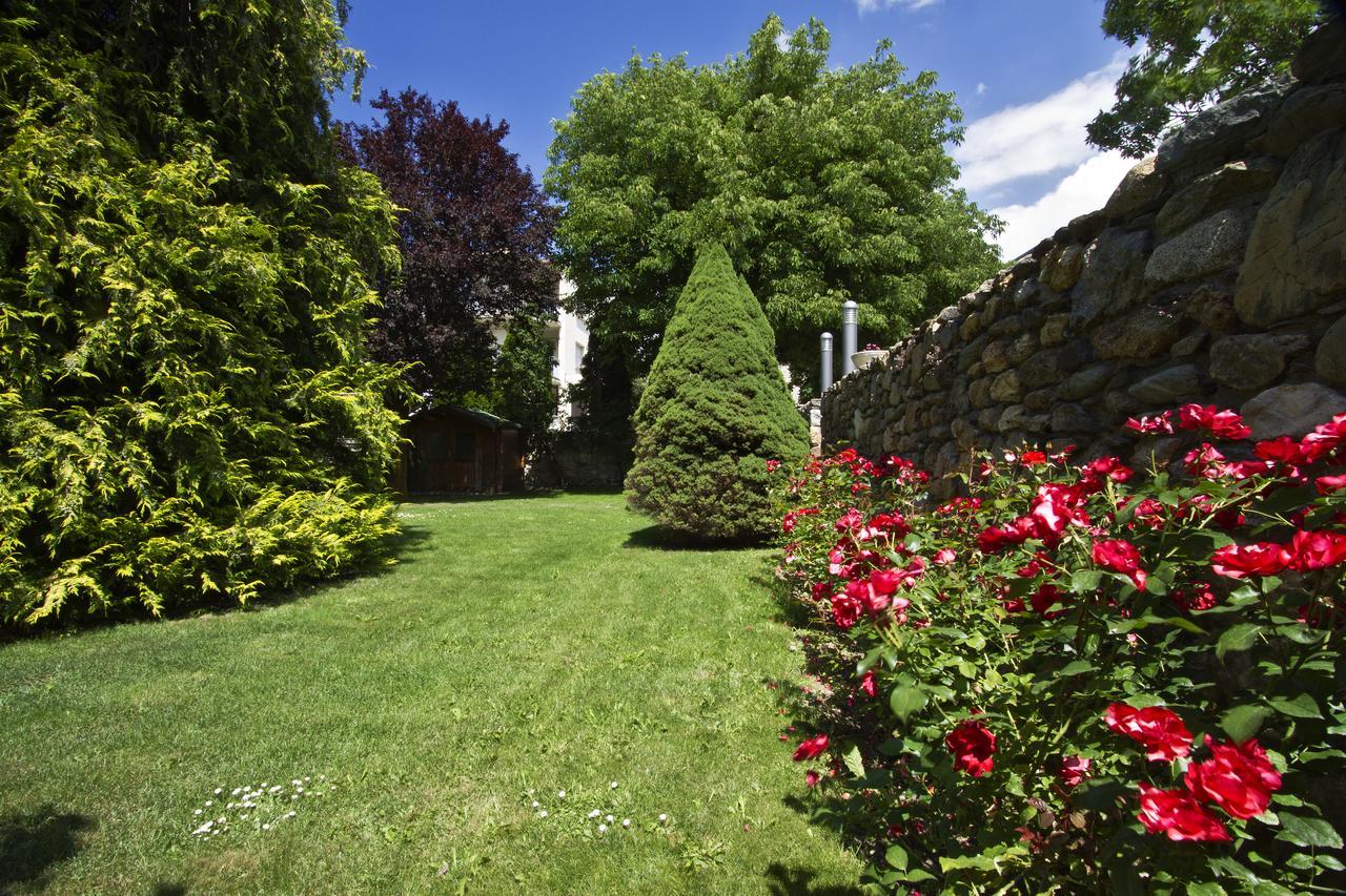Le Jardin Hotell Saillagouse Exteriör bild